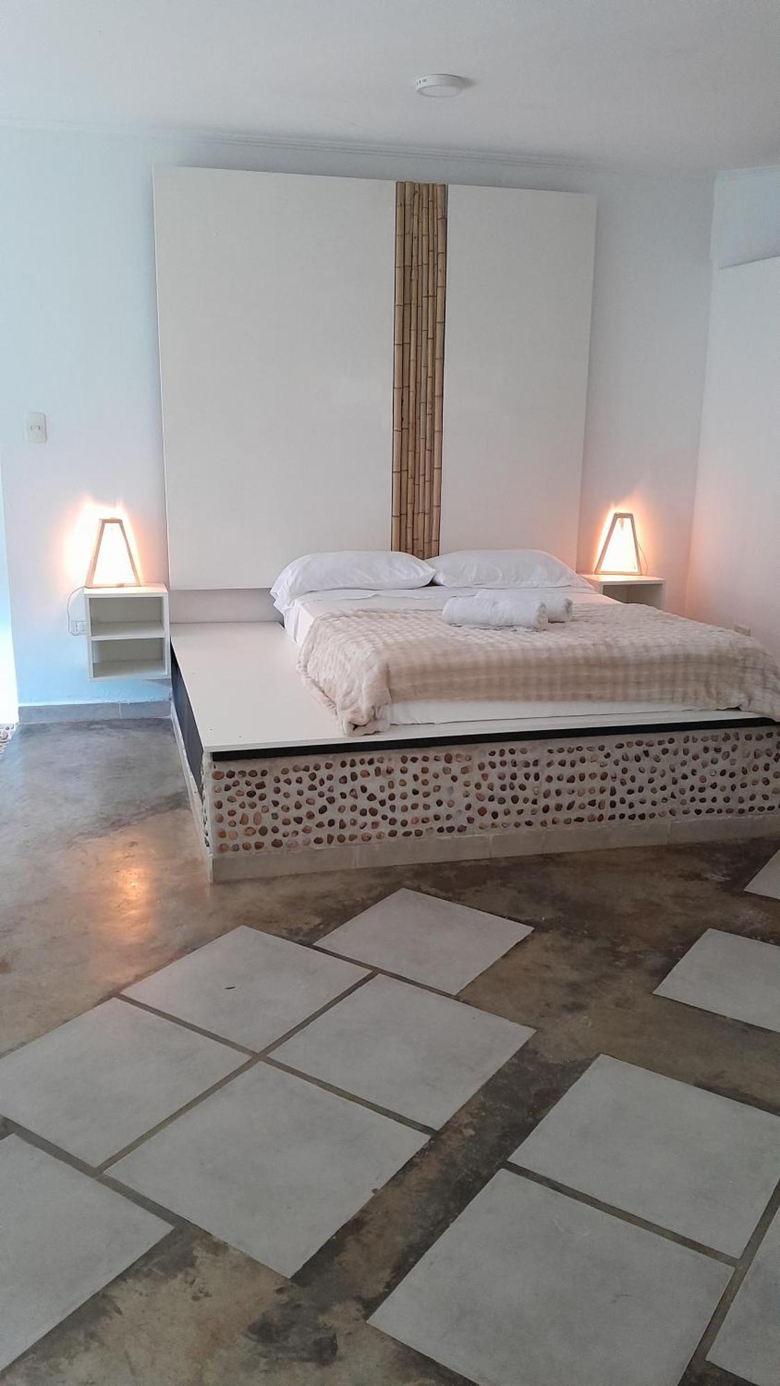بيت شباب Noah Housing سانتو تومي المظهر الخارجي الصورة